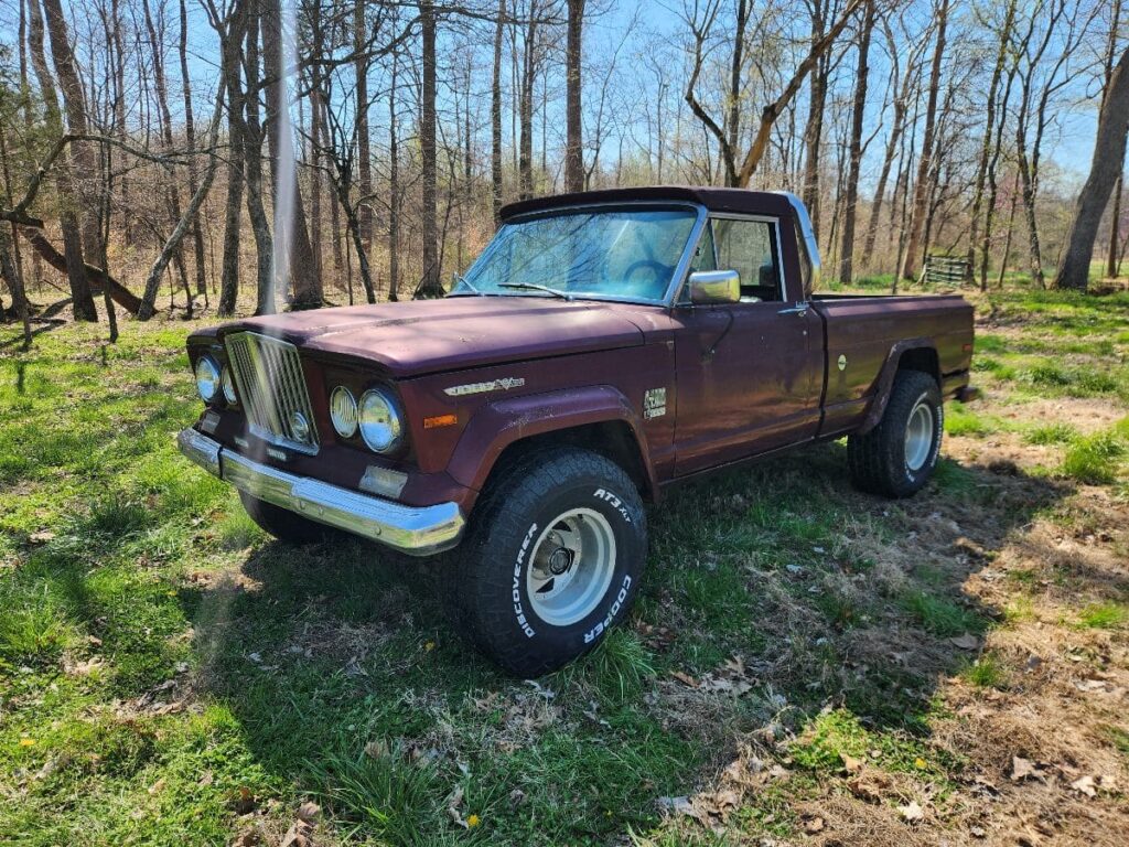 1969 Jeep J2000 1/2 Ton Truck