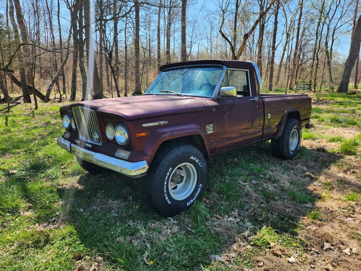 Flat Fee Car and Truck 1969 Jeep J2000 1/2 Ton Truck