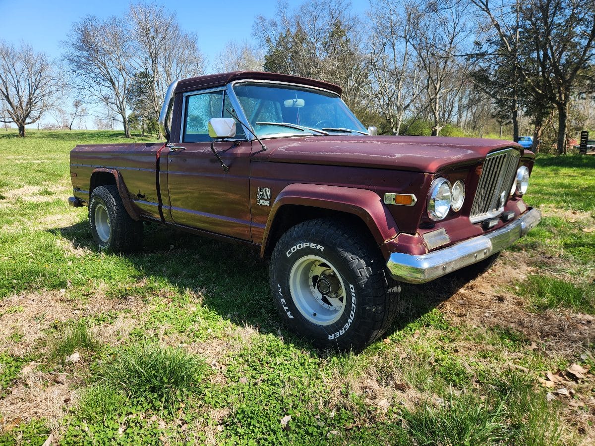 Flat Fee Car and Truck 1969 Jeep J2000 1/2 Ton Truck - Image 3