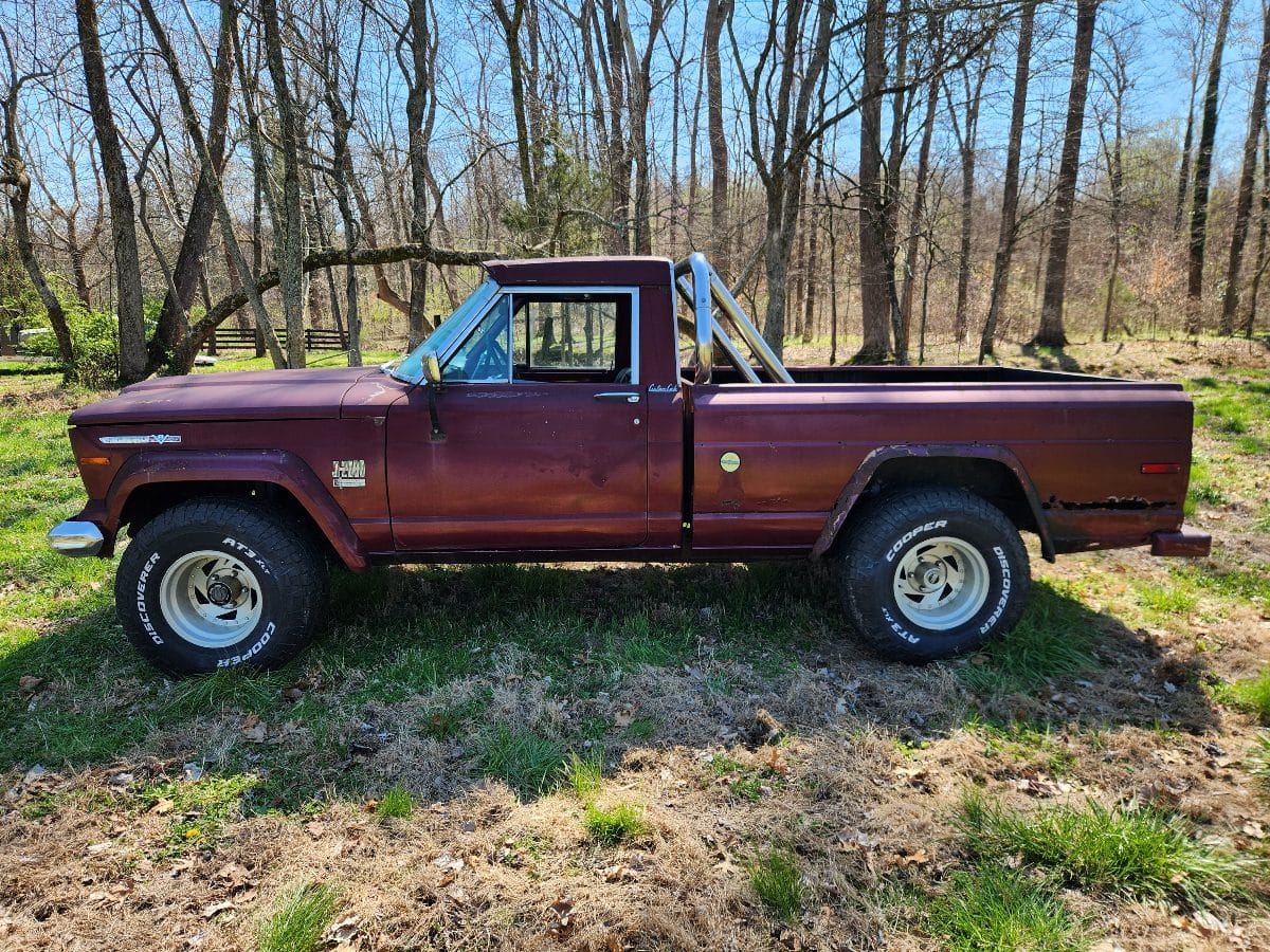 Flat Fee Car and Truck 1969 Jeep J2000 1/2 Ton Truck - Image 12