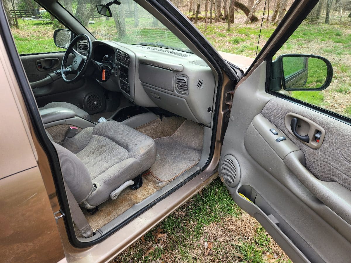 Flat Fee Car and Truck 2004 Chevrolet S10 Blazer - Image 8