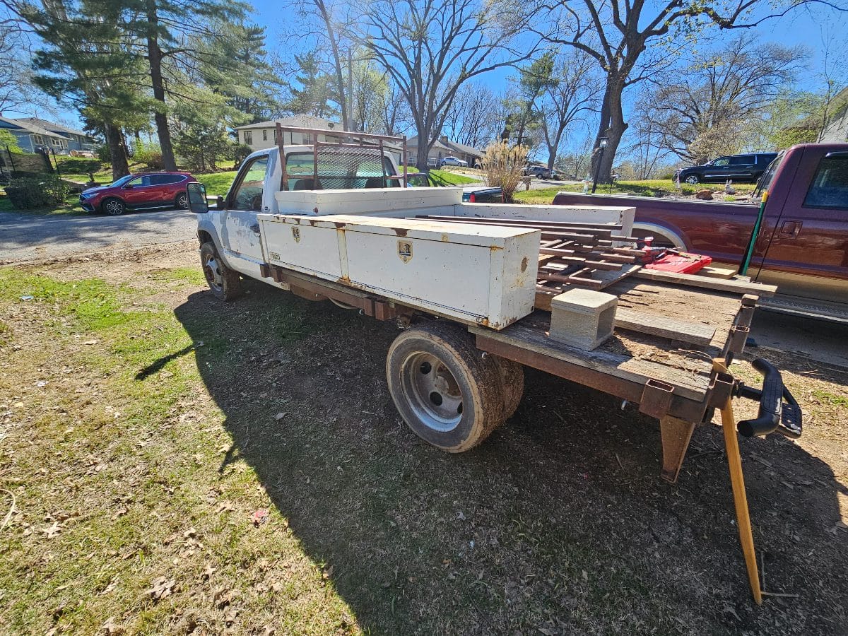 Flat Fee Car and Truck 1998 GMC 3500HD 6.5TD Auto 2x4 - Image 2